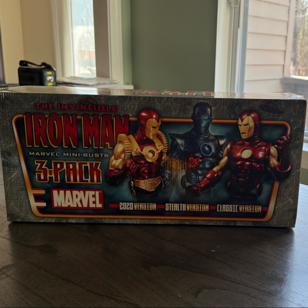Marvel Iron Man Minibust 3-Pack Boxed Set - Red, Gold, Black